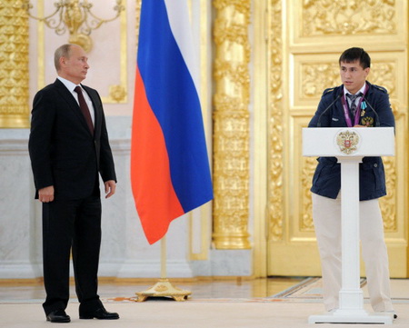 Путин и Иванов наградили олимпийцев в Кремле
